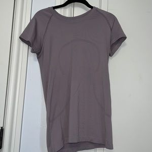 Size 8 lululemon shirt